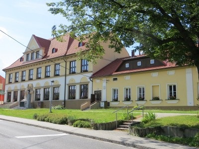 78ad39717e36448bb6604b5dccf533b9_škola